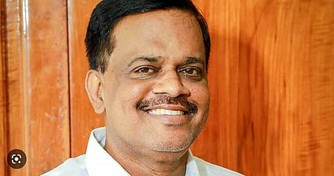 ஈரோட்டில் மக்களை அடைத்து வைத்த திமுக மீது வழக்கு: தளவாய் சுந்தரம் தகவல்