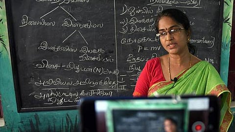 இந்தியாவில் 1.2 லட்சம் ஓராசிரியர் பள்ளிகள் - ஆய்வில் அதிர்ச்சி தகவல்