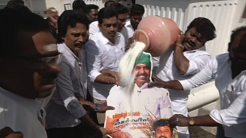 சென்னையில் இபிஎஸ் ஆதரவாளர்கள் கொண்டாட்டம்