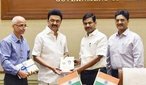கொத்தடிமை, குழந்தை தொழிலாளர் சட்ட விதிகள் குறித்த நூல்கள்: முதல்வர் ஸ்டாலின் வெளியிட்டார்
