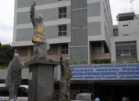நாய்கள் கடித்து சிறுவன் உயிரிழந்த சம்பவம் - ஹைதராபாத் மாநகராட்சி உடனடியாக நஷ்டஈடு வழங்க உயர் நீதிமன்றம் உத்தரவு
