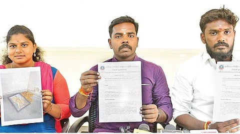 மதுரையில் நடந்த செய்தியாளர்கள் சந்திப்பு கூட்டத்தில் பேசிய ஏபிவிபி நிர்வாகிகள் முத்துராமலிங்கம், கோபி, ஜெயபிரியா. படம்: எஸ்.கிருஷ்ணமூர்த்தி