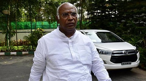 நாளை சென்னை வரும் மல்லிகார்ஜுன கார்கேவுக்கு சிறப்பு வரவேற்பு அளிக்க அழைப்பு