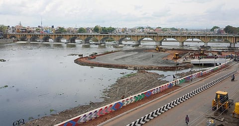 வறண்டது மூல வைகை: க.மயிலாடும்பாறை மலை கிராமங்களில் குடிநீர் தட்டுப்பாடு அபாயம்