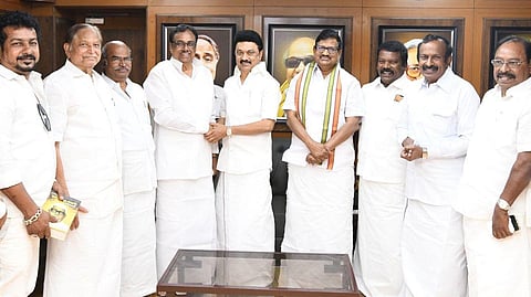 முதல்வரை சந்தித்து வாழ்த்து பெற்ற ஈவிகேஎஸ்