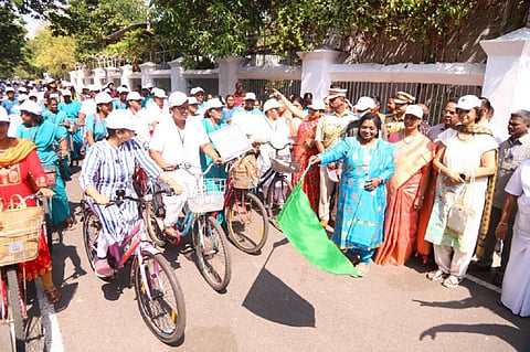 வட மாநில தொழிலாளர்கள் விவகாரத்தில் ‘அனைவரும் இந்தியர்’ என்ற உணர்வுடன் செயல்பட வேண்டும்: தமிழிசை