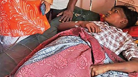 கடலூர் | புவனகிரி அருகே போலீஸ் குவிப்பு; சுவாமி ஊர்வலத்தில் இரு தரப்பினர் மோதல்: 8 பேர் காயம்