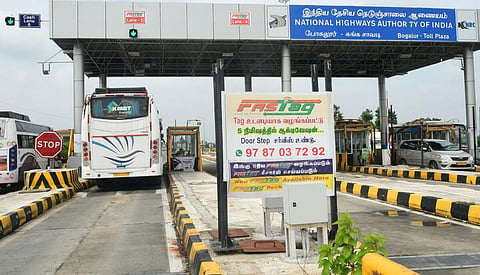 தமிழகத்தில் 29 சுங்கச் சாவடிகளில் 5 முதல் 10 சதவீதம் கட்டணம் உயர்த்தப்பட வாய்ப்பு - ஏப்ரல் 1 முதல் அமலாகும் என தகவல்