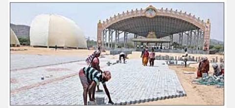 ஸ்ரீகோதண்டராமர் கோயில் ஸ்ரீராமநவமி பிரம்மோற்சவ விழாவை முன்னிட்டு அதற்கான ஏற்பாடுகள் நடைபெற்று வருகின்றன.