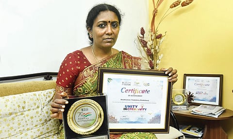 கோலத்தால் வண்ணமாகுது வாழ்க்கை