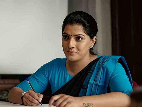 நடிகை என்பதற்காக இப்படித்தான் இருக்க வேண்டும் என்ற அவசியமில்லை: வரலட்சுமி சரத்குமார்