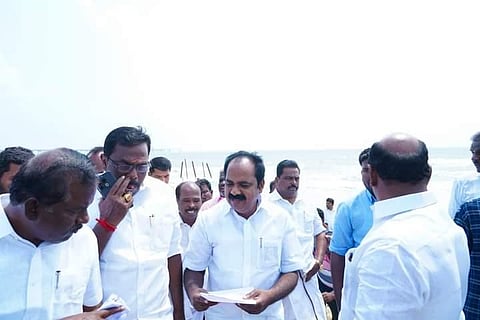 நாகை மாவட்டம் பட்டினச்சேரி பகுதியில் ஆய்வு மேற்கொண்ட தமிழக சுற்றுச்சூழல் துறை அமைச்சர் மெய்யநாதன்