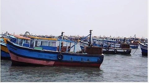 தமிழ்நாடு மீனவர்கள் 16 பேர் கைது; படகுகள் பறிமுதல் - இந்திய கம்யூனிஸ்ட் கட்சி கண்டனம்