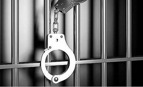 கரூர் அருகே சிறுமிக்கு பாலியல் வன்கொடுமை: ஸ்டேஷனரி கடை உரிமையாளர் போக்சோவில் கைது