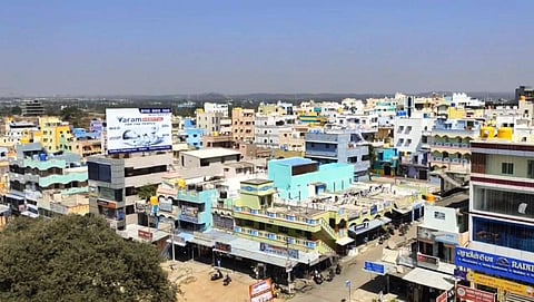 சூளகிரி நகரின் மைய பகுதியில் உள்ள குடியிருப்புகள்.