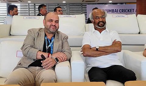 இந்தியா - ஆஸ்திரேலியா ஒருநாள் ஆட்டத்தை நேரில் கண்டு ரசிக்கும் ரஜினி