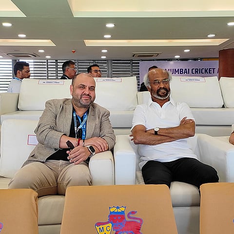 இந்தியா - ஆஸ்திரேலியா இடையிலான முதல் ஒருநாள் கிரிக்கெட் போட்டியை நேரில் கண்டுகளித்த நடிகர் ரஜினிகாந்த்.