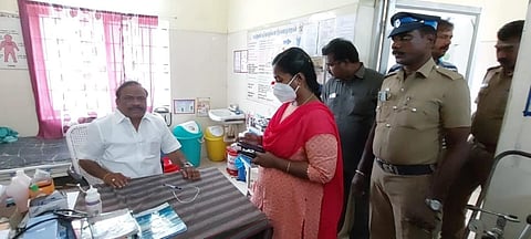 கடலூர் | அரசு மருத்துவமனையில் அமைச்சர் ஆய்வின்போது பணியில் இல்லாத மருத்துவர்கள்