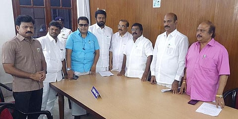 மின் துறையை தனியார்மயமாக்க எதிர்ப்பு: புதுச்சேரி பேரவையில் இருந்து திமுக, காங். வெளிநடப்பு