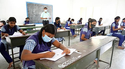 தேர்வெழுதாத மாணவர்கள்: எப்படி நிகழ்ந்தது தவறு?