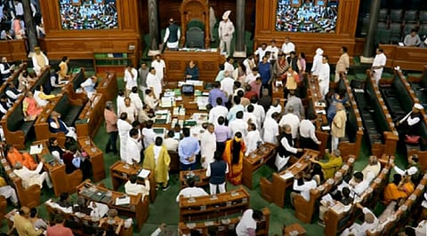 மக்களவையில் கடும் அமளிக்கு இடையே ஜம்மு காஷ்மீர் பட்ஜெட் நிறைவேற்றம்