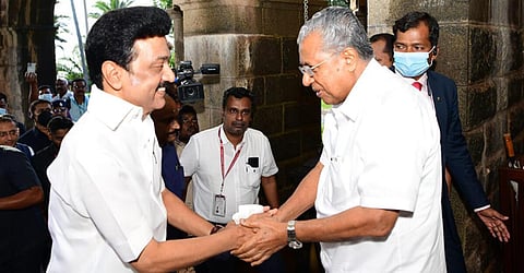 மு க ஸ்டாலின் மற்றும் பினராயி விஜயன்
