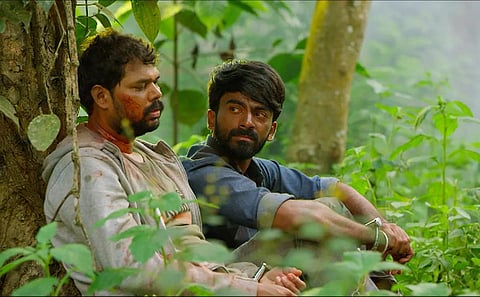 பருந்தாகுது ஊர் குருவி - திரை விமர்சனம்