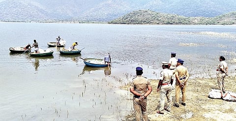குப்பநத்தம் அணையில் காவல் துறையினர் பாதுகாப்புடன் மீன் பிடிக்கும் பணி மீண்டும் தொடங்கியது.