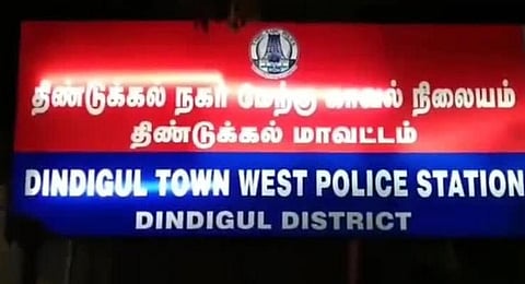 திண்டுக்கல்லில் வீடு புகுந்து வியாபாரி கொலை: தடுக்க முயன்ற 15 வயது மகன் படுகாயம்