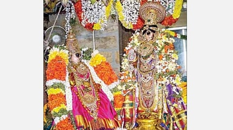 ஸ்ரீரங்கம் ரங்கநாதர் கோயிலில் நம்பெருமாள் - தாயார் சேர்த்தி சேவை: பல்லாயிரக்கணக்கான பக்தர்கள் தரிசனம்