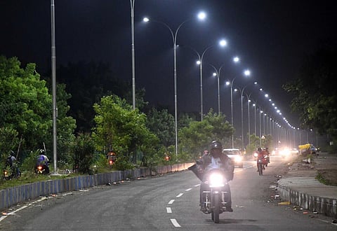 தெருவிளக்கு | கோப்புப் படம்