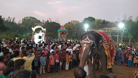 கும்பகோணம் | திருவலஞ்சுழியில் ‘விநாயகர் யானையாக மாறி வள்ளியை விரட்டும் நிகழ்ச்சி’ கோலாகலம்