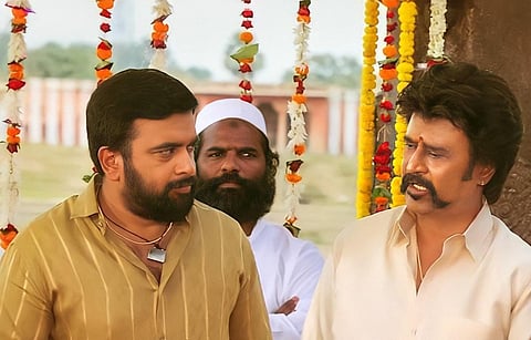 பேட்ட படத்தில் ரஜினிகாந்த் மற்றும் சசிகுமார் | படம்: ட்விட்டர்