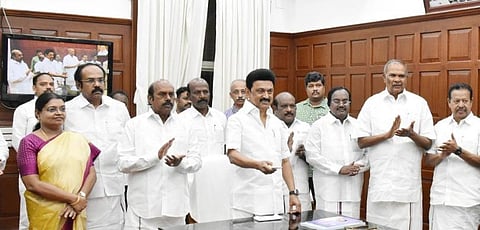 செவித்திறன் மாற்றுத் திறனாளிகளுக்காக பேரவை நிகழ்ச்சி தொகுப்பு சைகை மொழியில் ஒளிபரப்பு - முதல்வர் தொடங்கிவைத்தார்