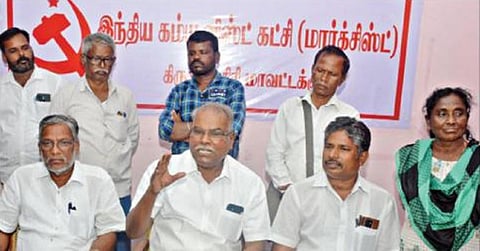 கிருஷ்ணகிரியில் செய்தியாளர்களைச் சந்தித்த மார்க்சிஸ்ட் கம்யூனிஸ்ட் கட்சியின் மாநிலச் செயலாளர் கே.பாலகிருஷ்ணன்.