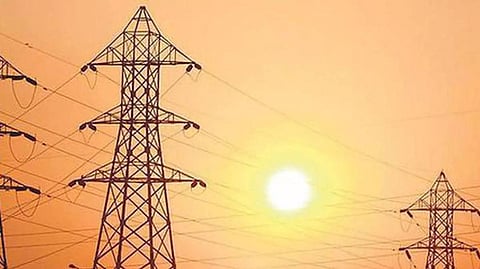 தமிழக வரலாற்றில் முதன்முறையாக ஒரே நாளில் 42.37 கோடி யூனிட் மின் பயன்பாடு