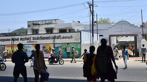 தமிழகத்தில் தேர்ச்சி விகிதம், செயல் திறனில் தனியாரைவிட பின்தங்கிய அரசுப் பள்ளிகள்: மத்திய தணிக்கை அறிக்கையில் தகவல்