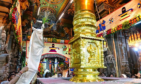 மதுரை மீனாட்சி கோயிலில் கொடியேற்றம்