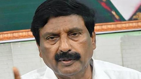 தமிழகத்தில் 12 மணி நேர வேலை சட்ட மசோதா தாக்கல்: புதுச்சேரி அரசியல் கட்சிகளுக்கு அதிமுக கண்டனம்