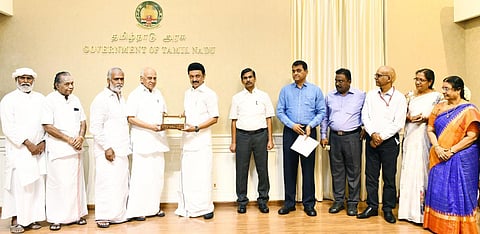 வள்ளலார் முப்பெரும் விழா, அன்னதானத்துக்கு அரசு மானியம் ரூ.3.25 கோடி - விழா குழுவிடம் வழங்கினார் முதல்வர் ஸ்டாலின்
