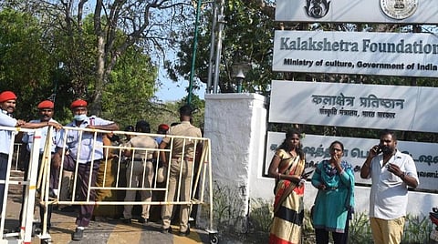 கலாஷேத்ரா பாலியல் புகார் வழக்கு: மாணவி, பெற்றோர் தரப்பு பிரதிநிதியை சேர்க்க உத்தரவு