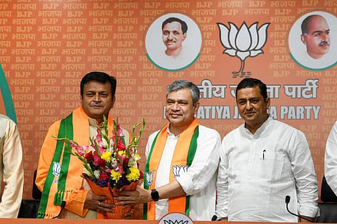 அஜய் அலோக், மத்திய அமைச்சர் அஸ்வின் வைஷ்ணவ்