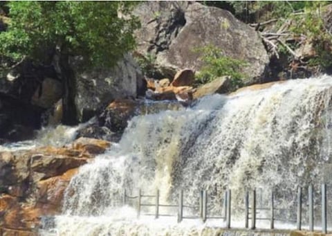 பஞ்சலிங்க அருவியில் வெள்ளம்: சுற்றுலா பயணிகளுக்கு தடை