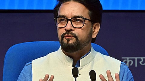 மத்திய விளையாட்டுத் துறை அமைச்சர் அனுராக் தாக்குர்