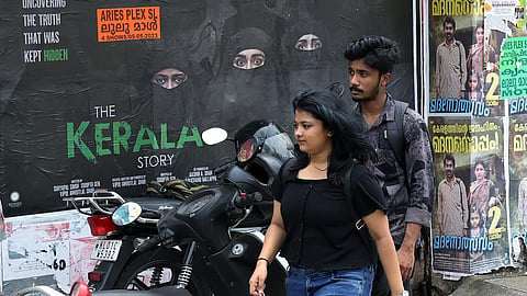 ‘தி கேரளா ஸ்டோரி’ படத்துக்கு பாசிட்டிவ் விமர்சனம் செய்த நபர் மீது சரமாரி தாக்குதல் - போலீஸார் வழக்குப் பதிவு