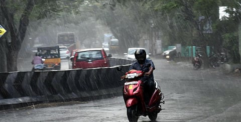தமிழகத்தில் 9 மாவட்டங்களில் கனமழை: வானிலை ஆய்வு மையம் தகவல்