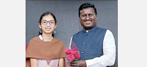 சிபிஎஸ்இ பிளஸ் 2-வில் மாநிலத்தில் சிறப்பிடம் பிடித்த சிருஷ்டி வித்யாஷ்ரம் மாணவி ரேவா டாக்டராக விருப்பம்