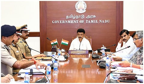 கள்ளச்சாராயம் மற்றும் போதைப்பொருட்கள் தடுப்பு நடவடிக்கை குறித்து முதல்வர் தலைமையில் ஆய்வுக்கூட்டம் நடந்தது.