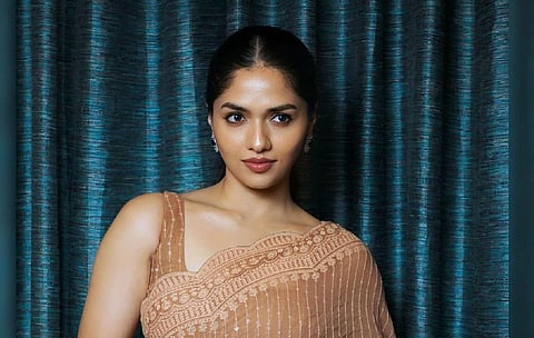 நடிகை சுனைனா