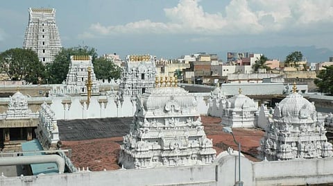 திருப்பதி கோவிந்தராஜர் கோயில் பிரம்மோற்சவம்: கொடியேற்றத்துடன் துவக்கம்